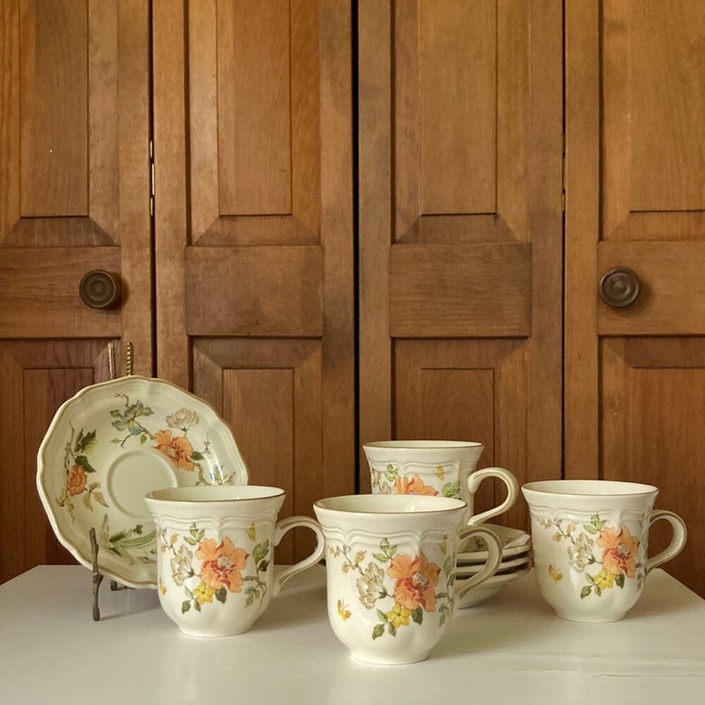 Vintage Mikasa “Olde Tapestry” Cups & Saucers, Service for 4